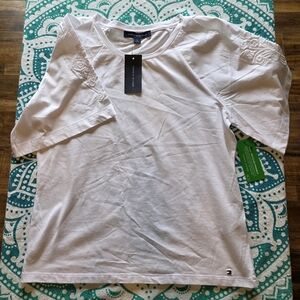 Tommy Hilfiger Women's White Embordered Top Size: M